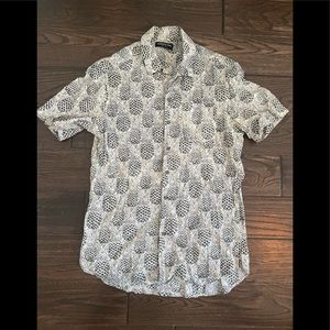 Kenneth Cole pineapple print button down shirt